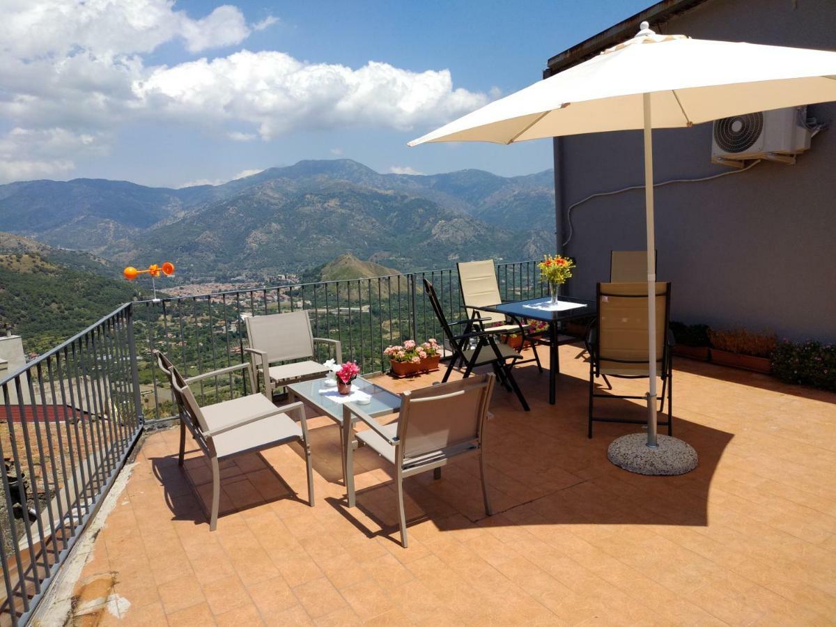 Apartamento Casa Donna Franca Castiglione De Sicilia Exterior foto
