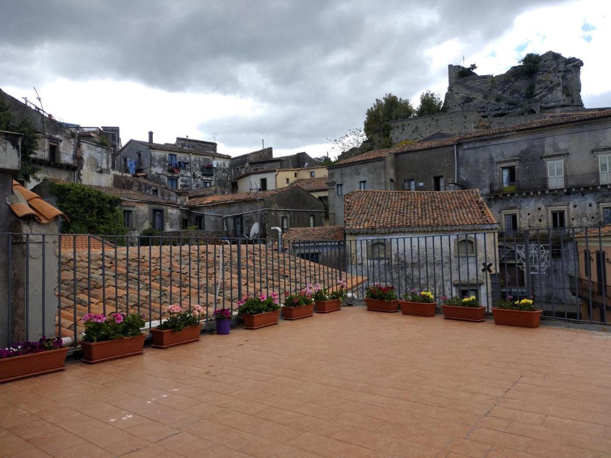 Apartamento Casa Donna Franca Castiglione De Sicilia Exterior foto